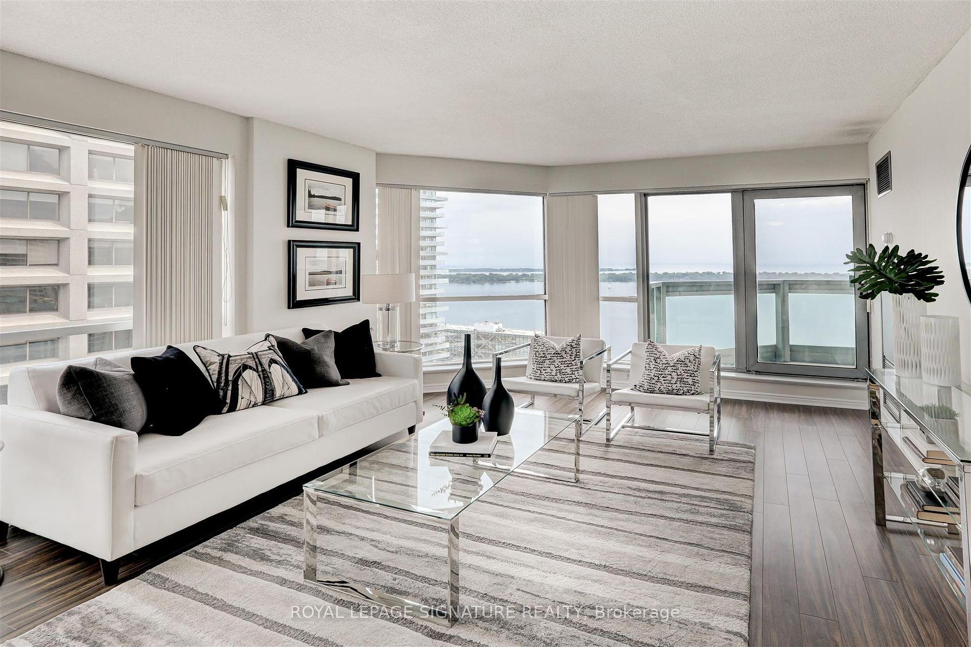 10 Yonge Street #3111