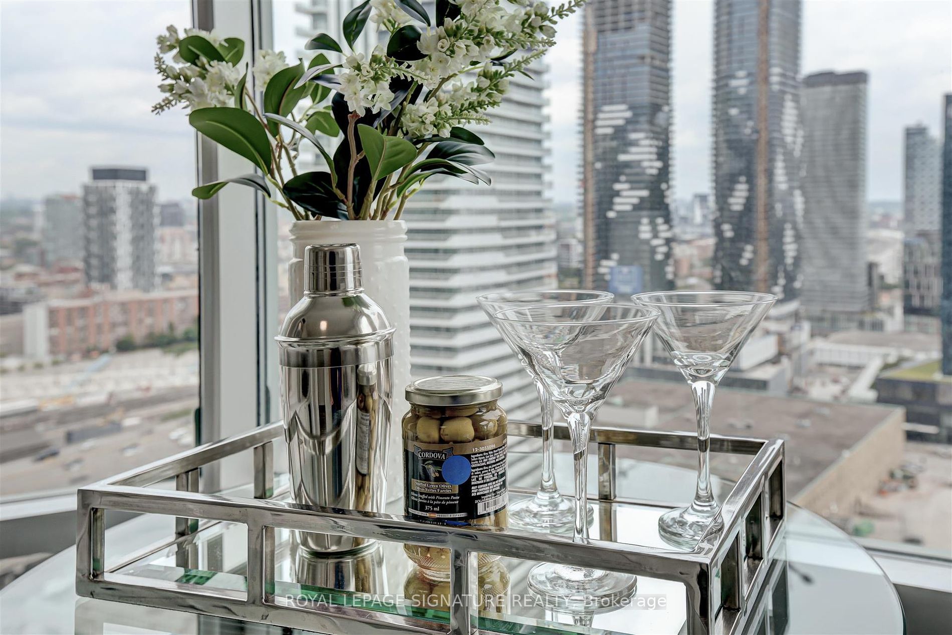 10 Yonge Street #3111