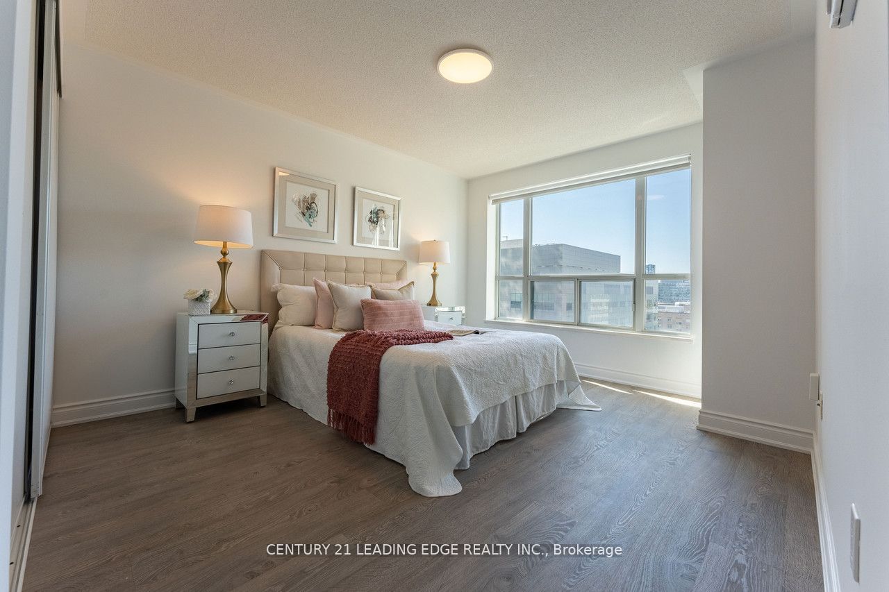 887 Bay St, #1508