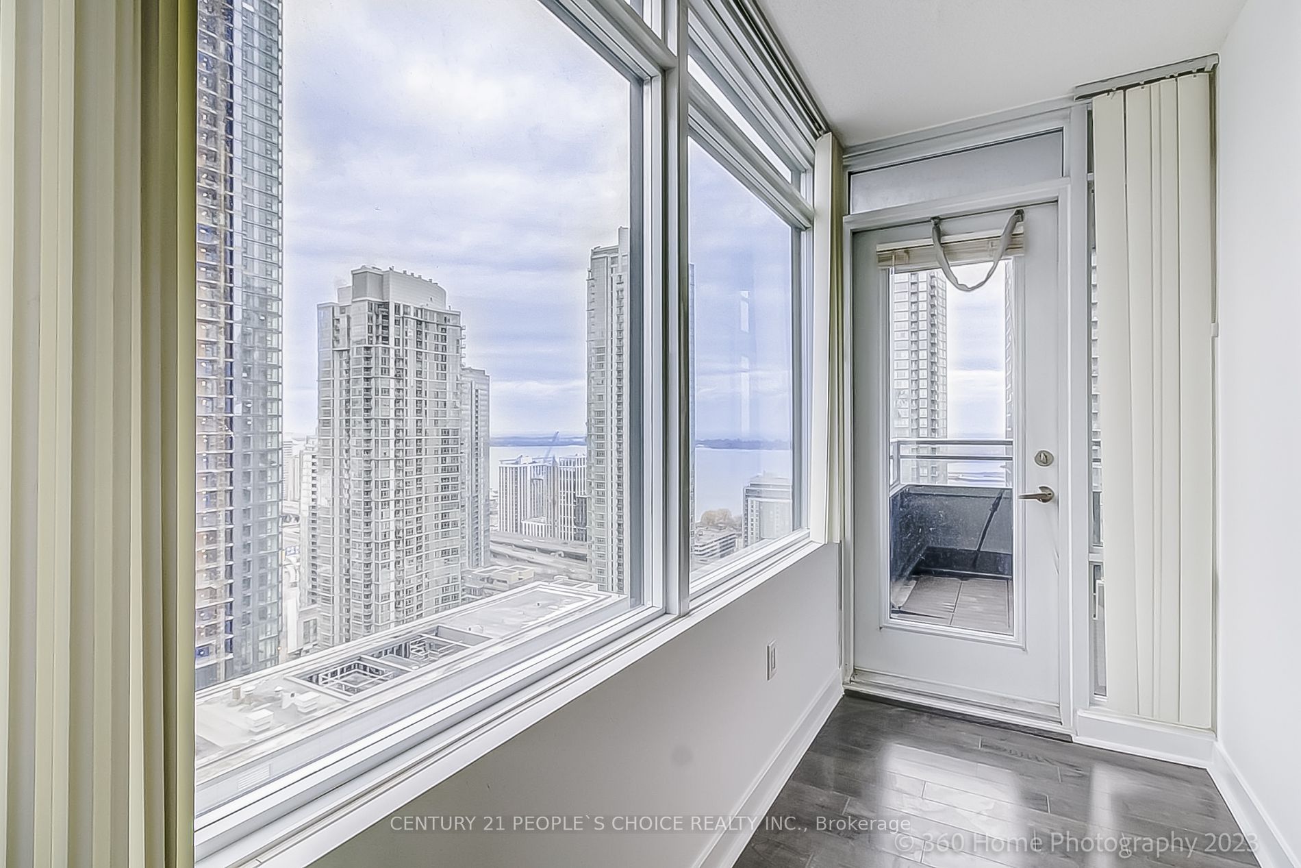 25 Telegram Mews, #3105