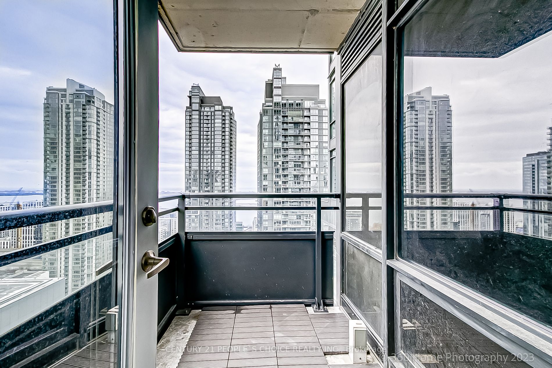 25 Telegram Mews, #3105