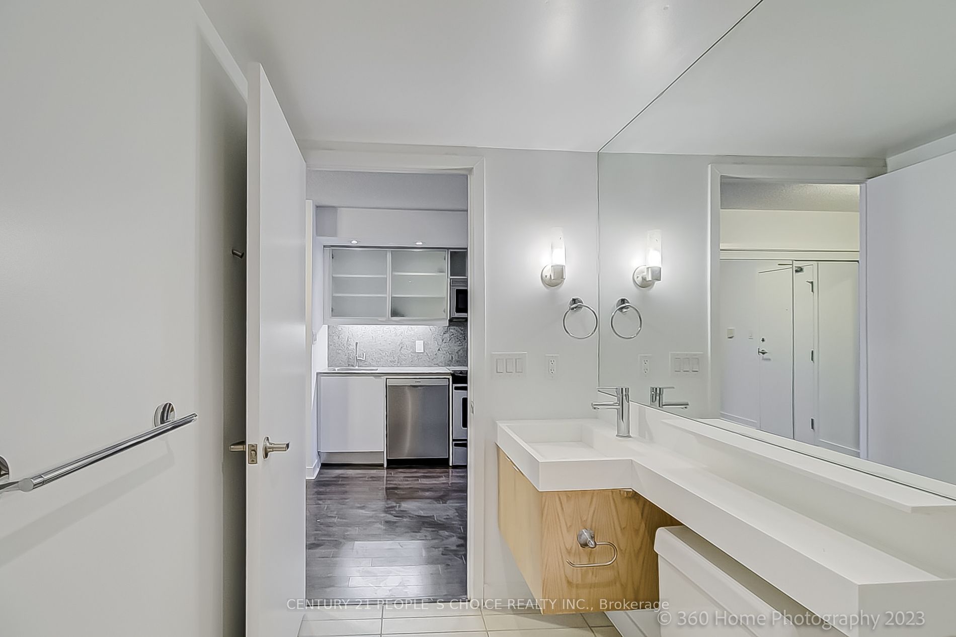 25 Telegram Mews, #3105