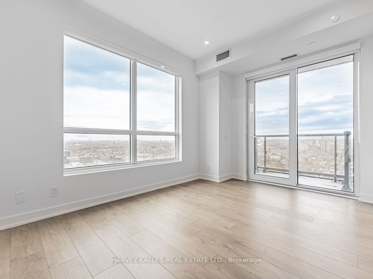 108 Peter Street, #3211