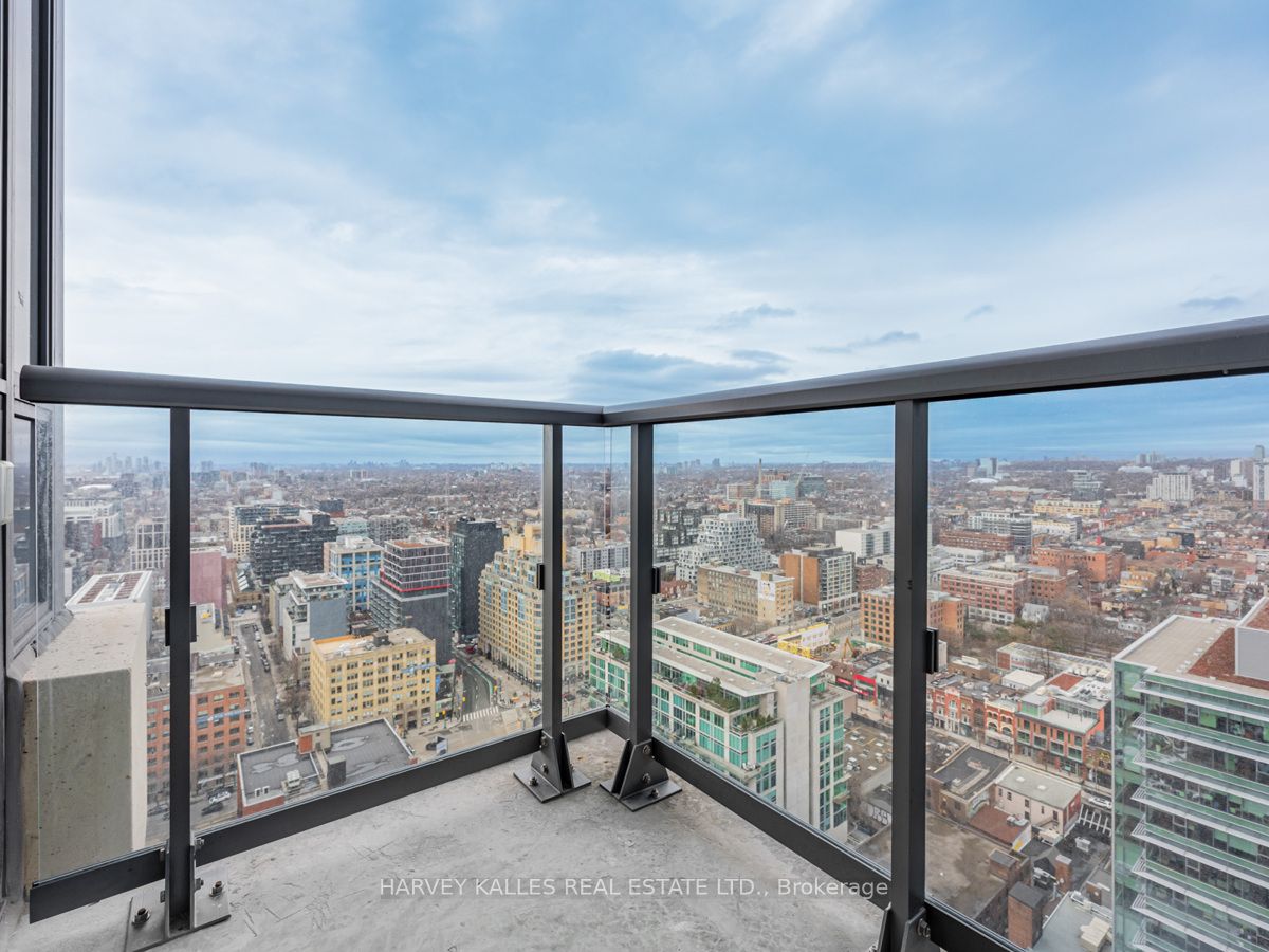 108 Peter Street, #3211
