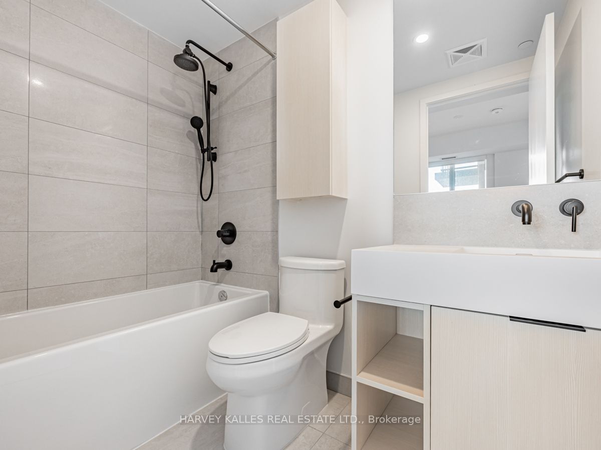 108 Peter Street, #3211