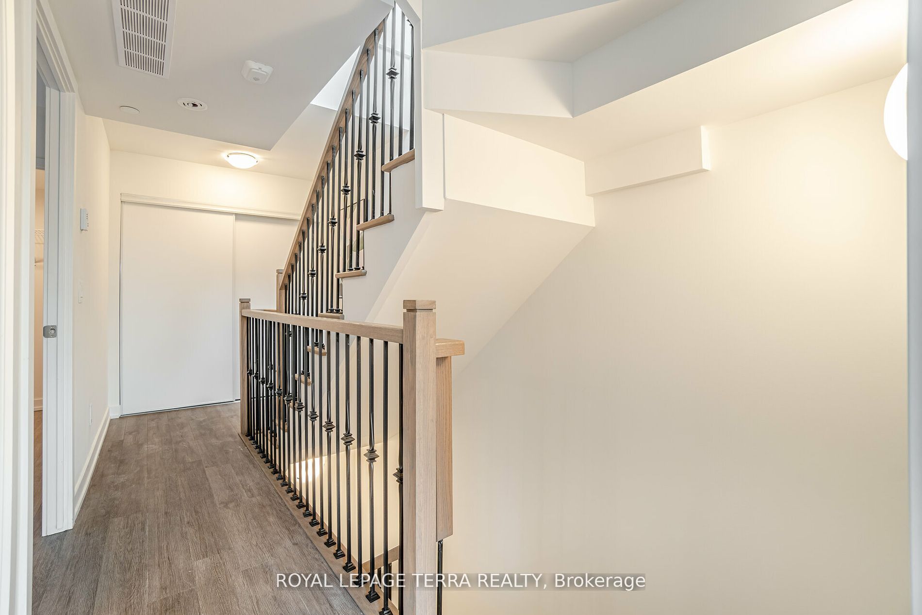 871 Sheppard Ave W, #28