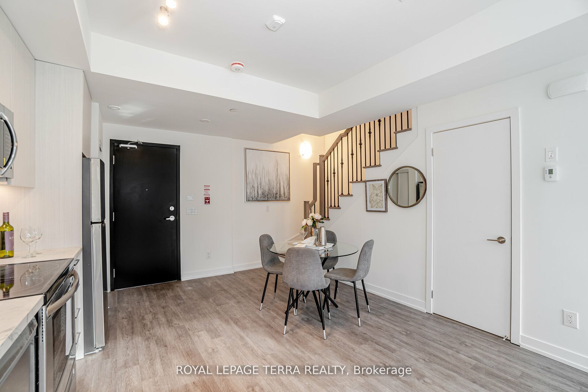 871 Sheppard Ave W, #28