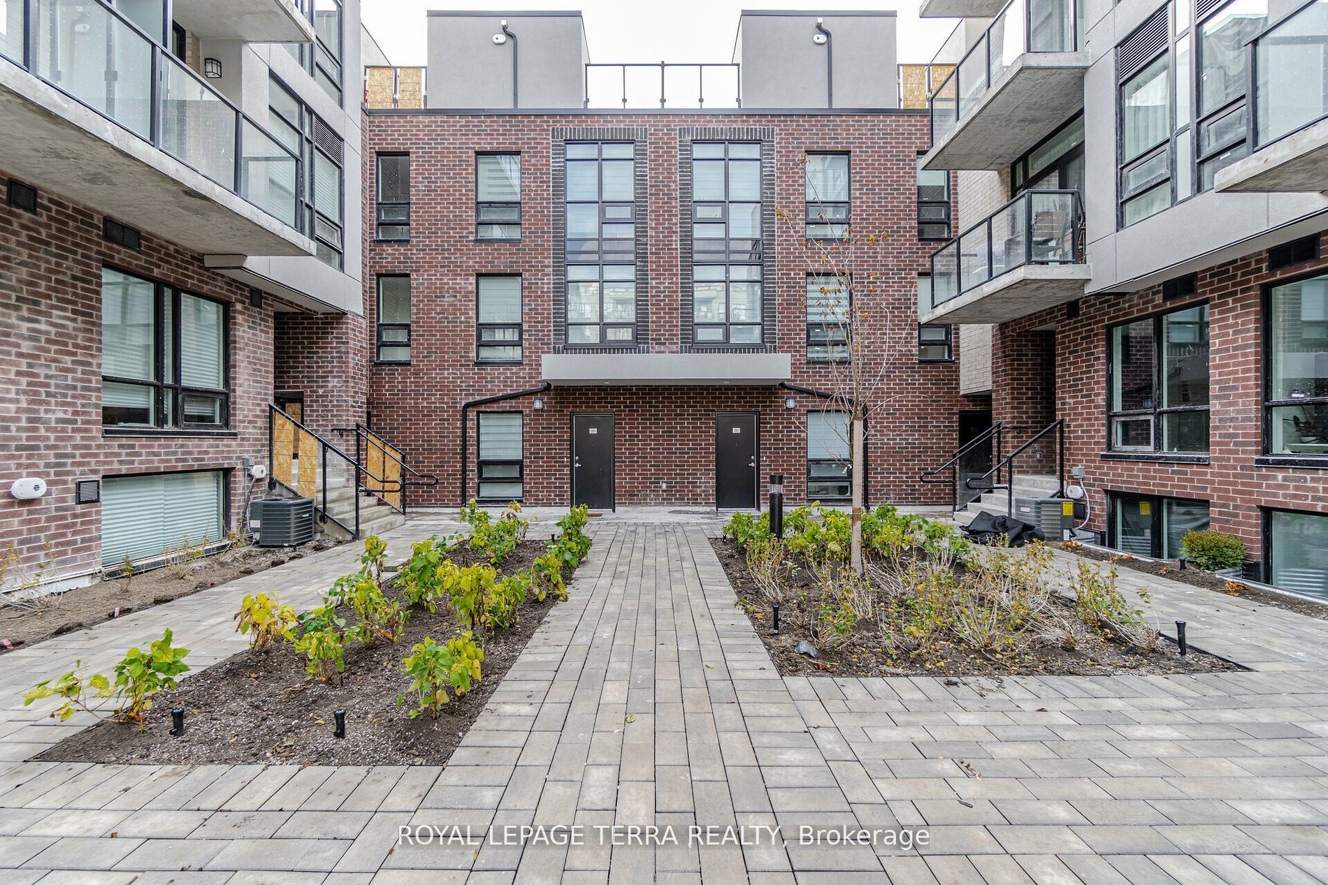 871 Sheppard Ave W, #28