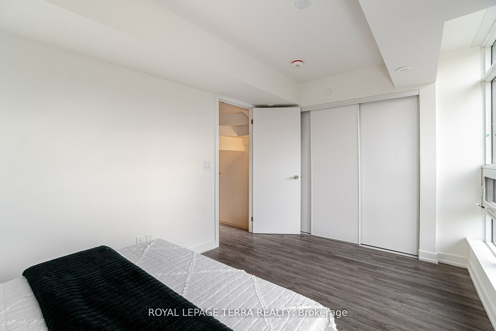 871 Sheppard Ave W, #28