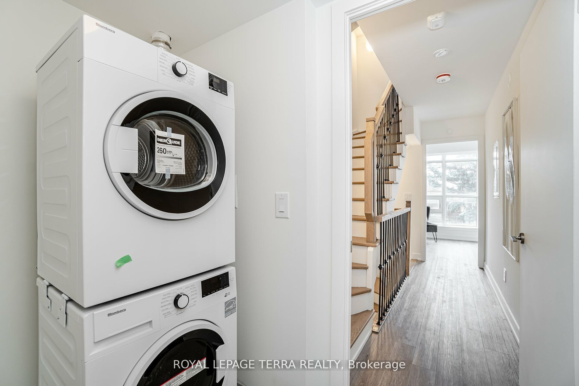 871 Sheppard Ave W, #28