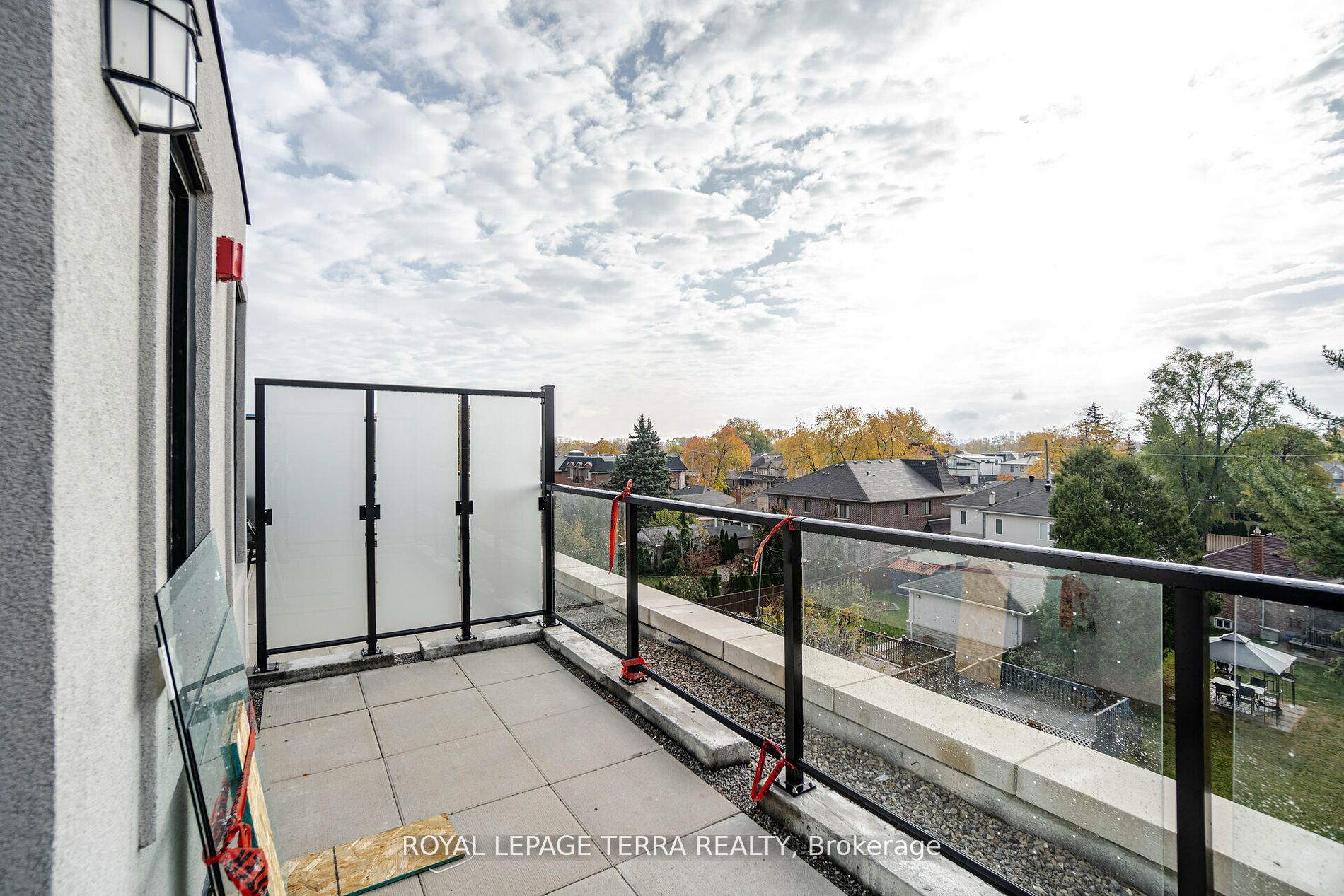 871 Sheppard Ave W, #28