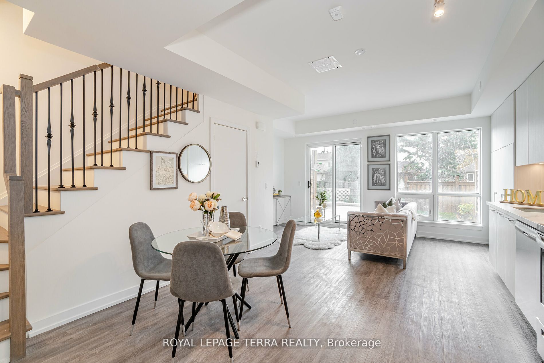 871 Sheppard Ave W, #28