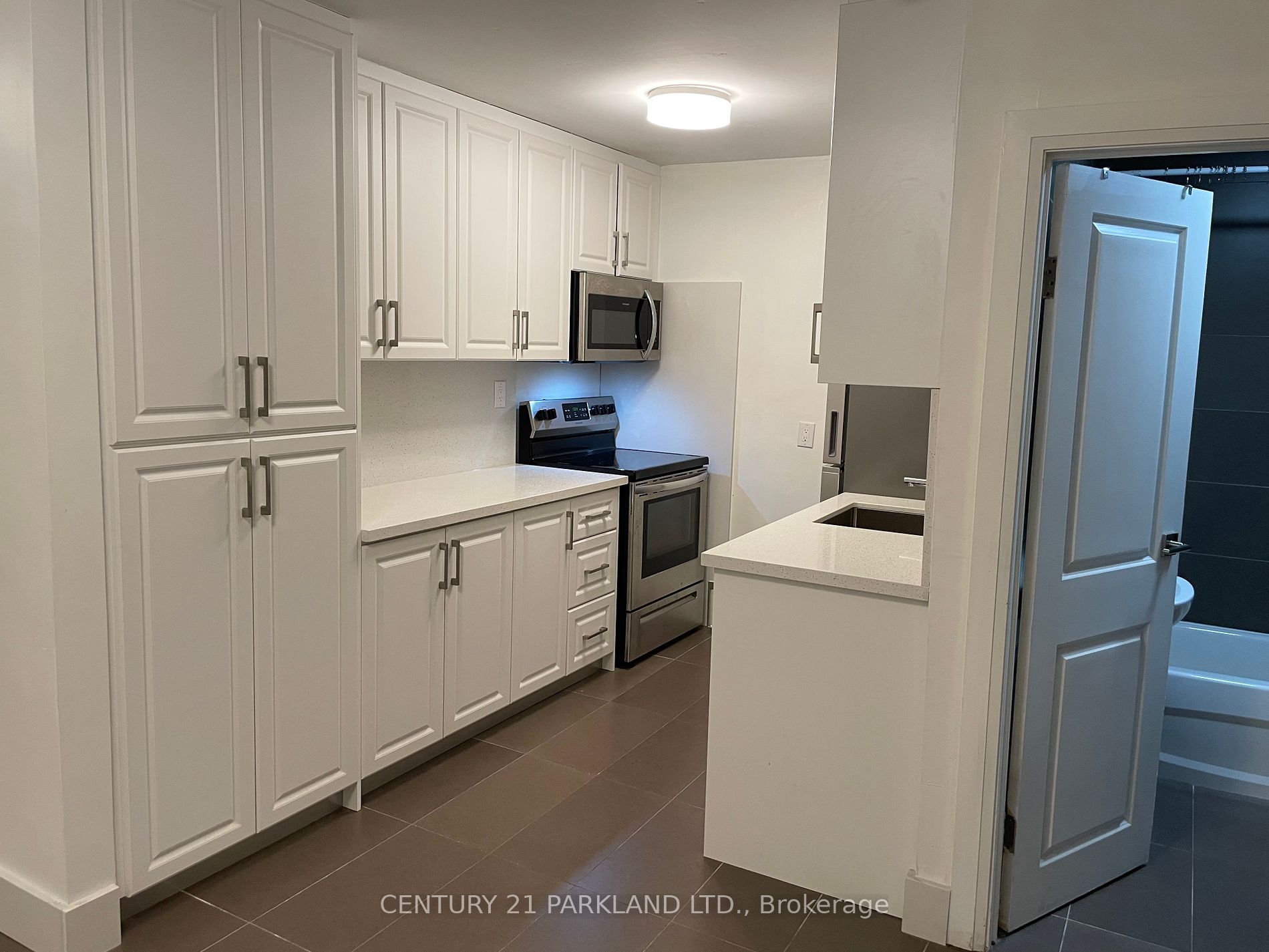 213 Queen Street E, #6