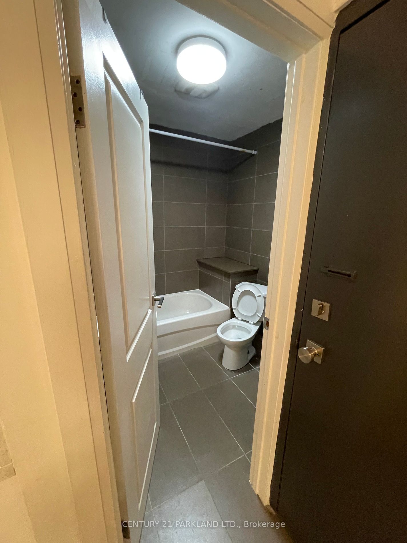 213 Queen Street E, #6