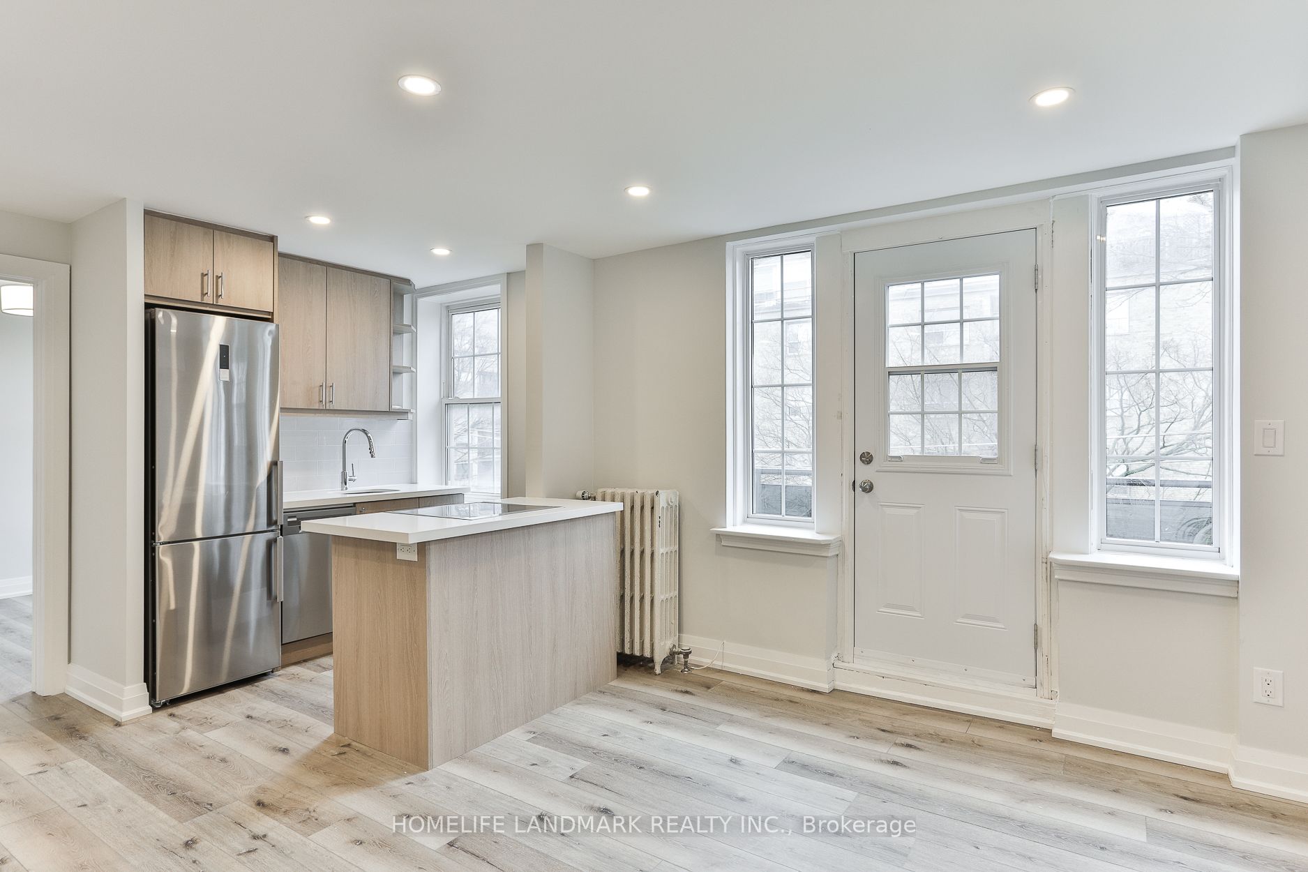 697 Eglinton Avenue W, #105