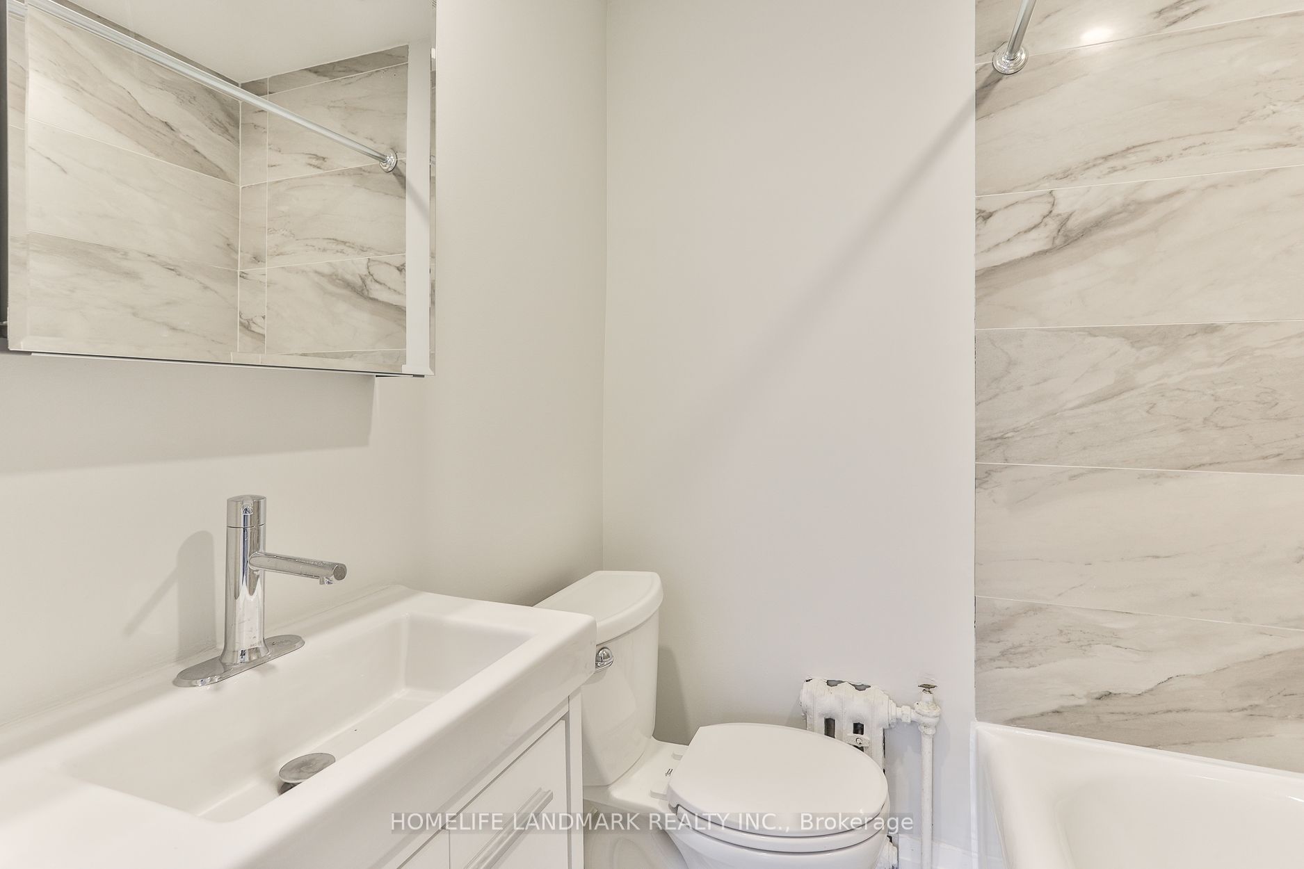 697 Eglinton Avenue W, #105
