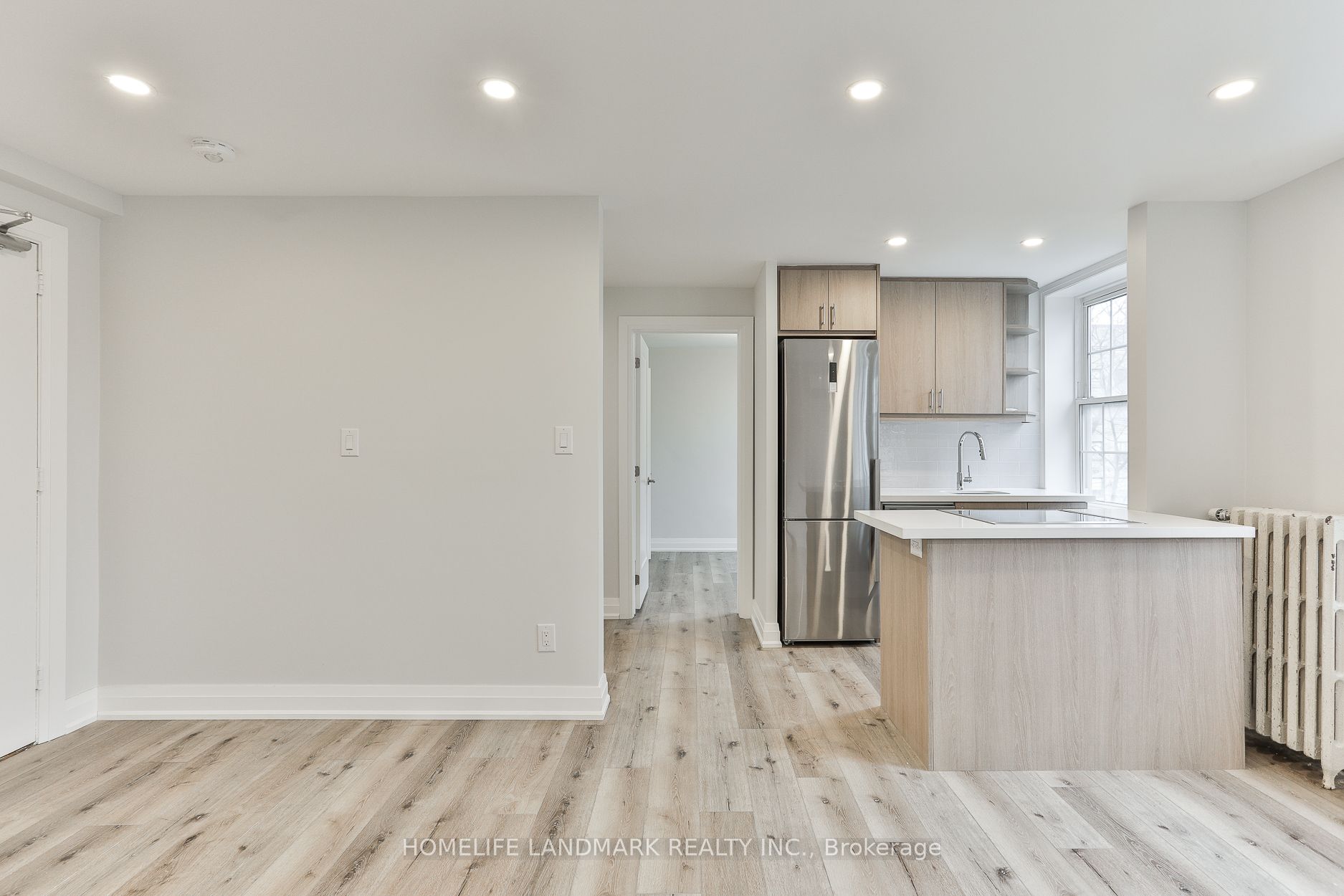697 Eglinton Avenue W, #105