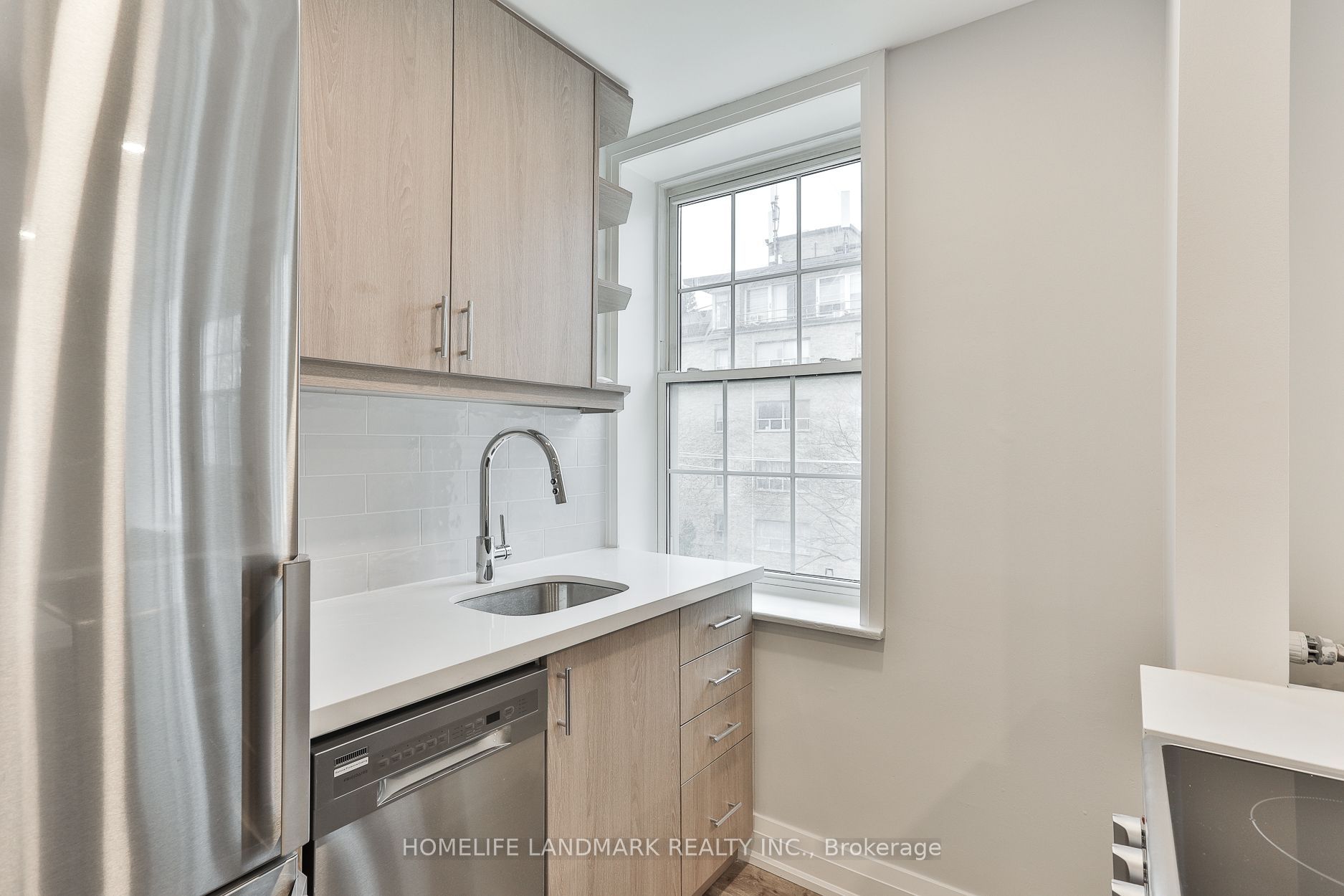 697 Eglinton Avenue W, #105