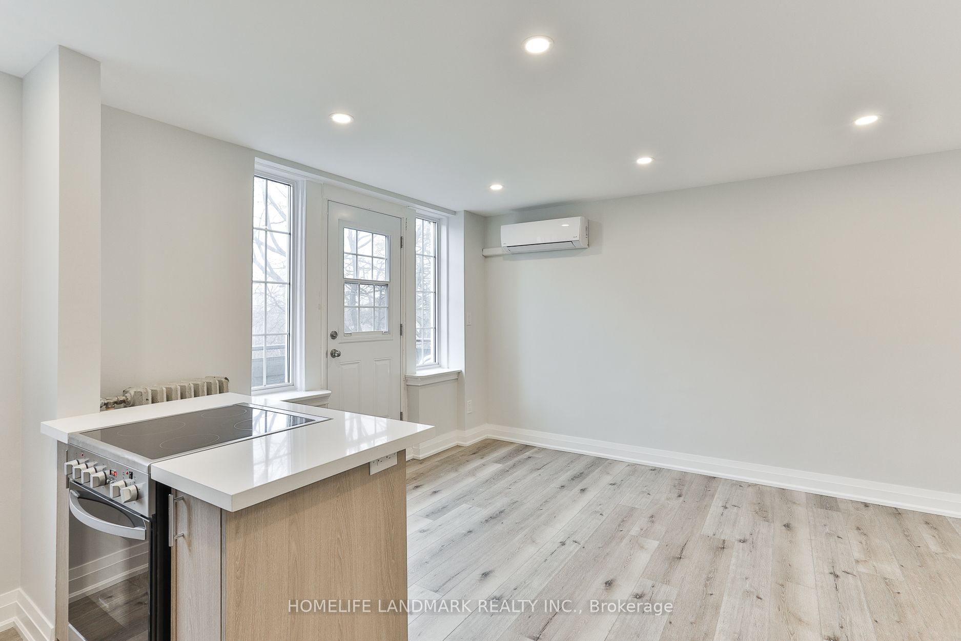 697 Eglinton Avenue W, #105