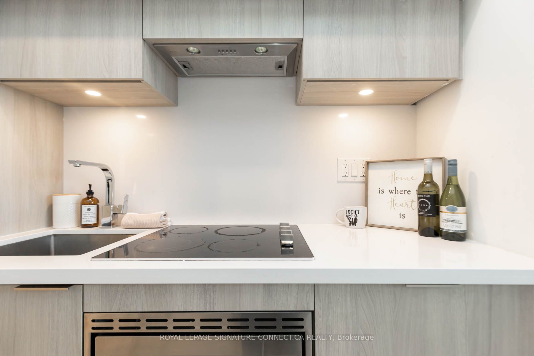 39 Roehampton Avenue, #1101