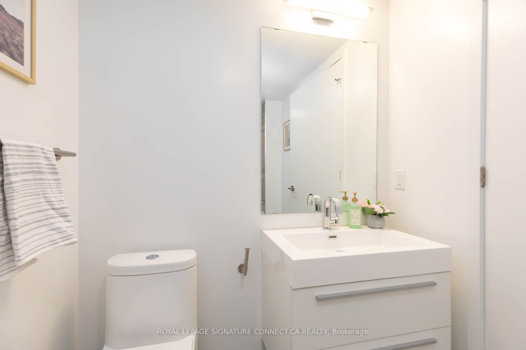 39 Roehampton Avenue, #1101