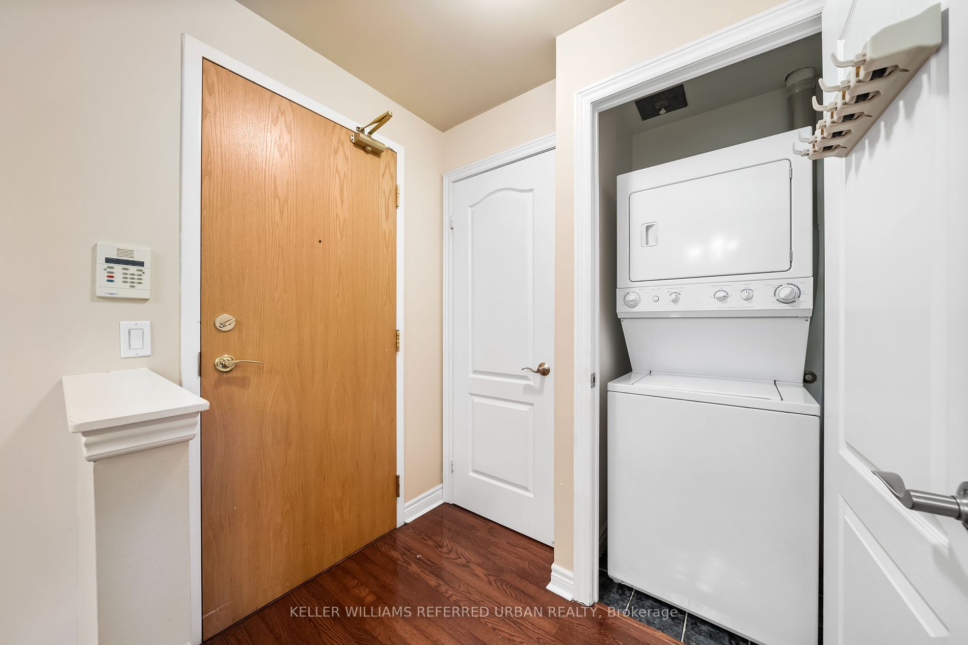 2 Edith Drive, #207