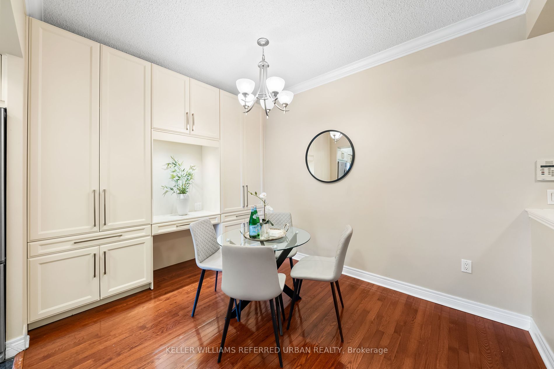 2 Edith Drive, #207
