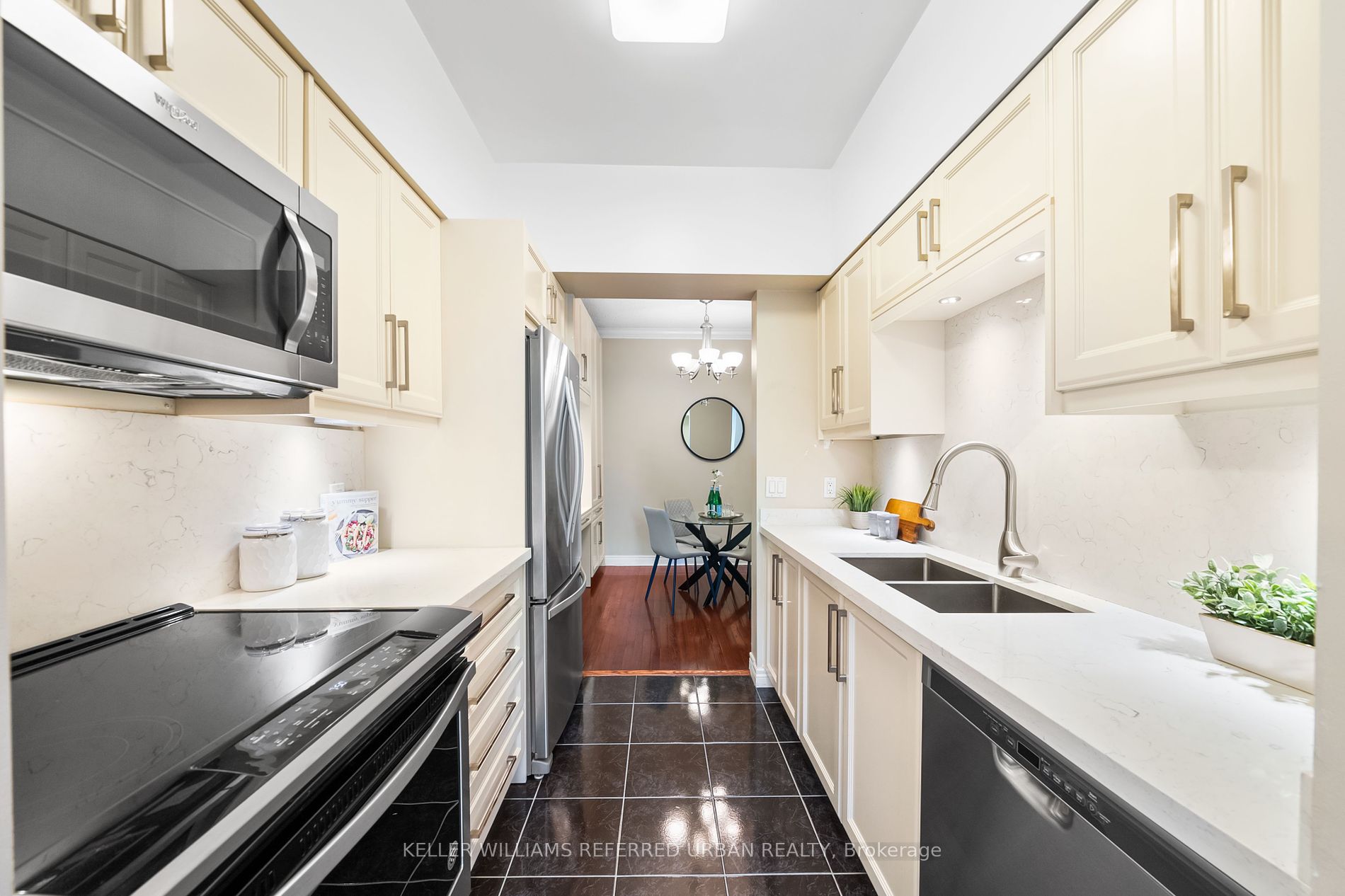 2 Edith Drive, #207