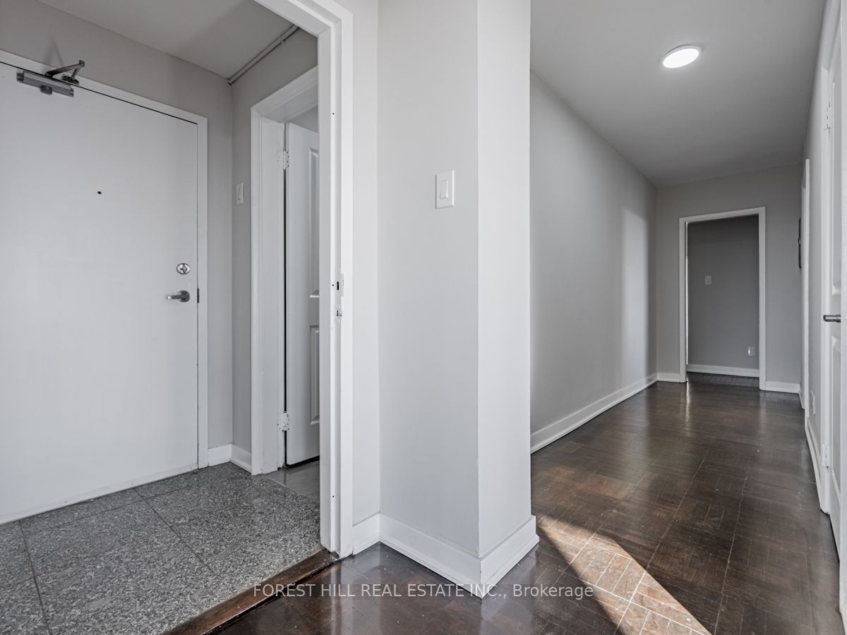 780 Eglinton Ave W, #606