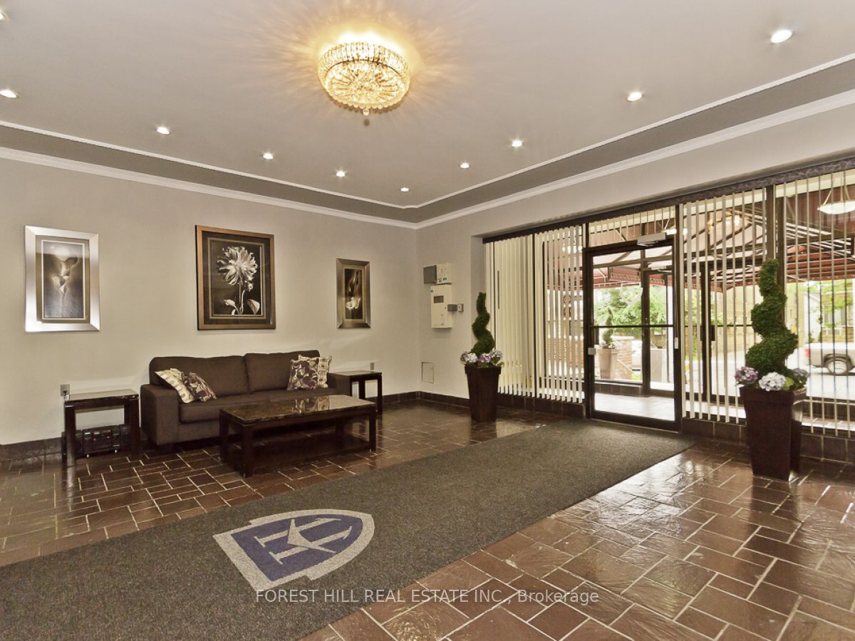 780 Eglinton Ave W, #606