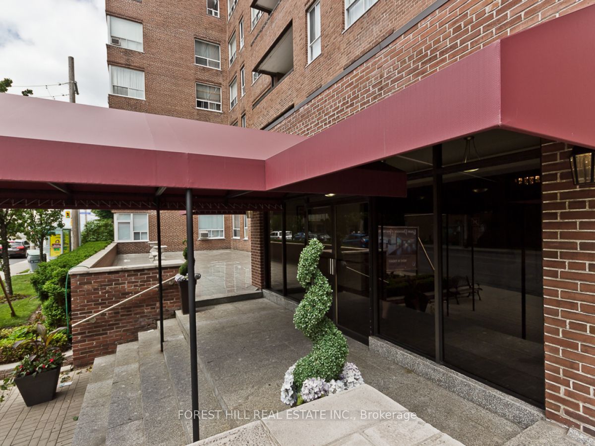 780 Eglinton Ave W, #606
