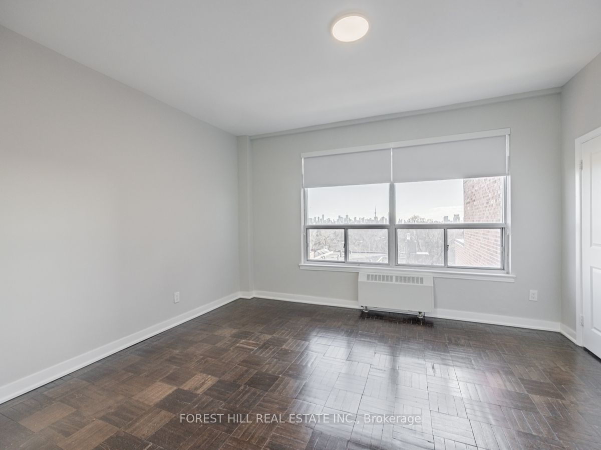 780 Eglinton Ave W, #606