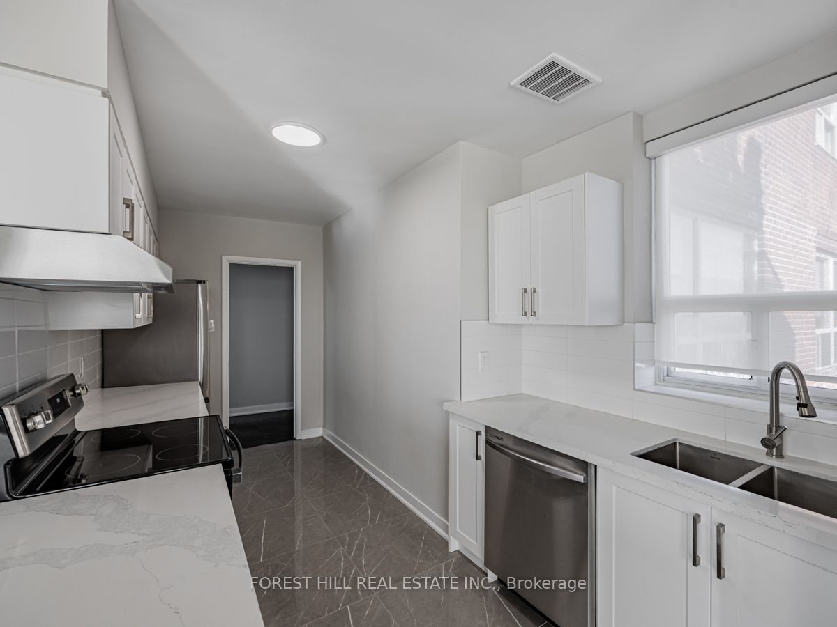 780 Eglinton Ave W, #606