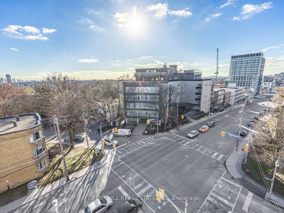 780 Eglinton Ave W, #606