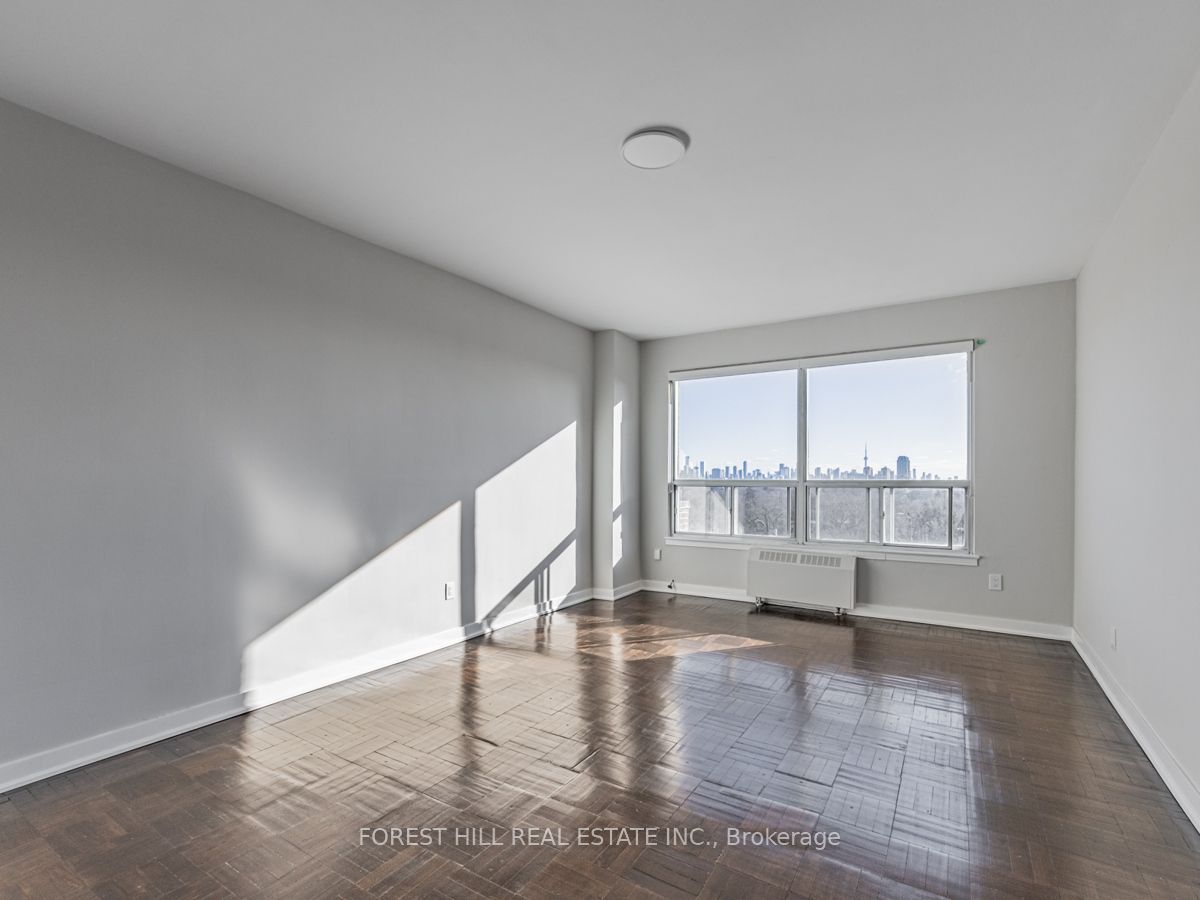 780 Eglinton Ave W, #606