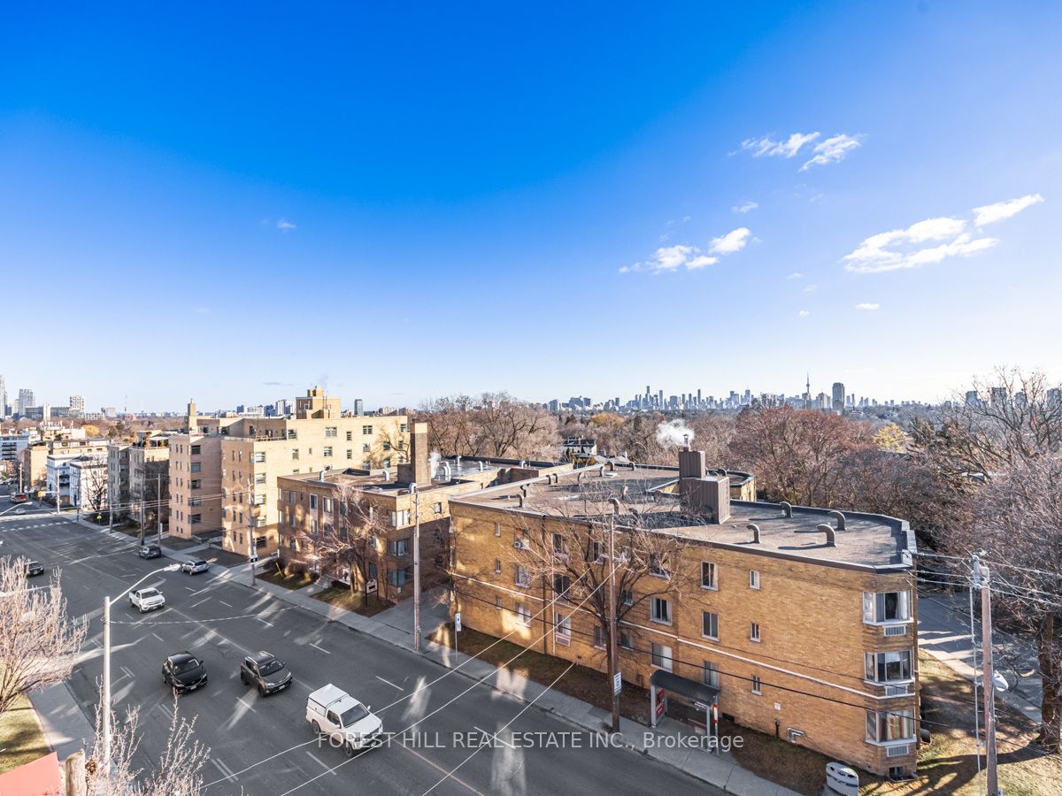780 Eglinton Ave W, #606