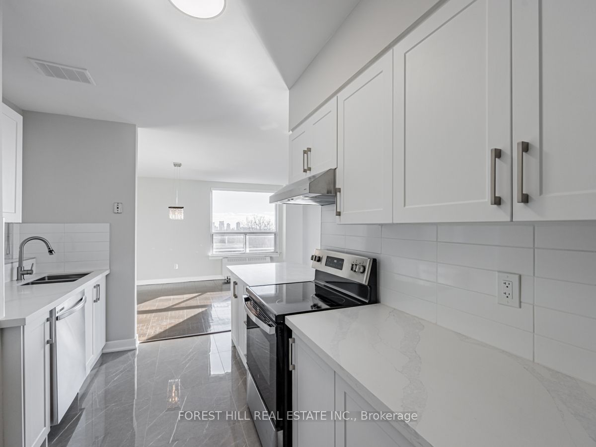 780 Eglinton Ave W, #606