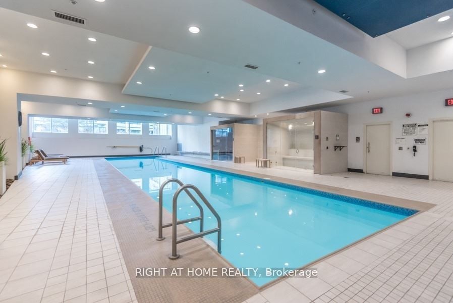 2191 Yonge St, #1802