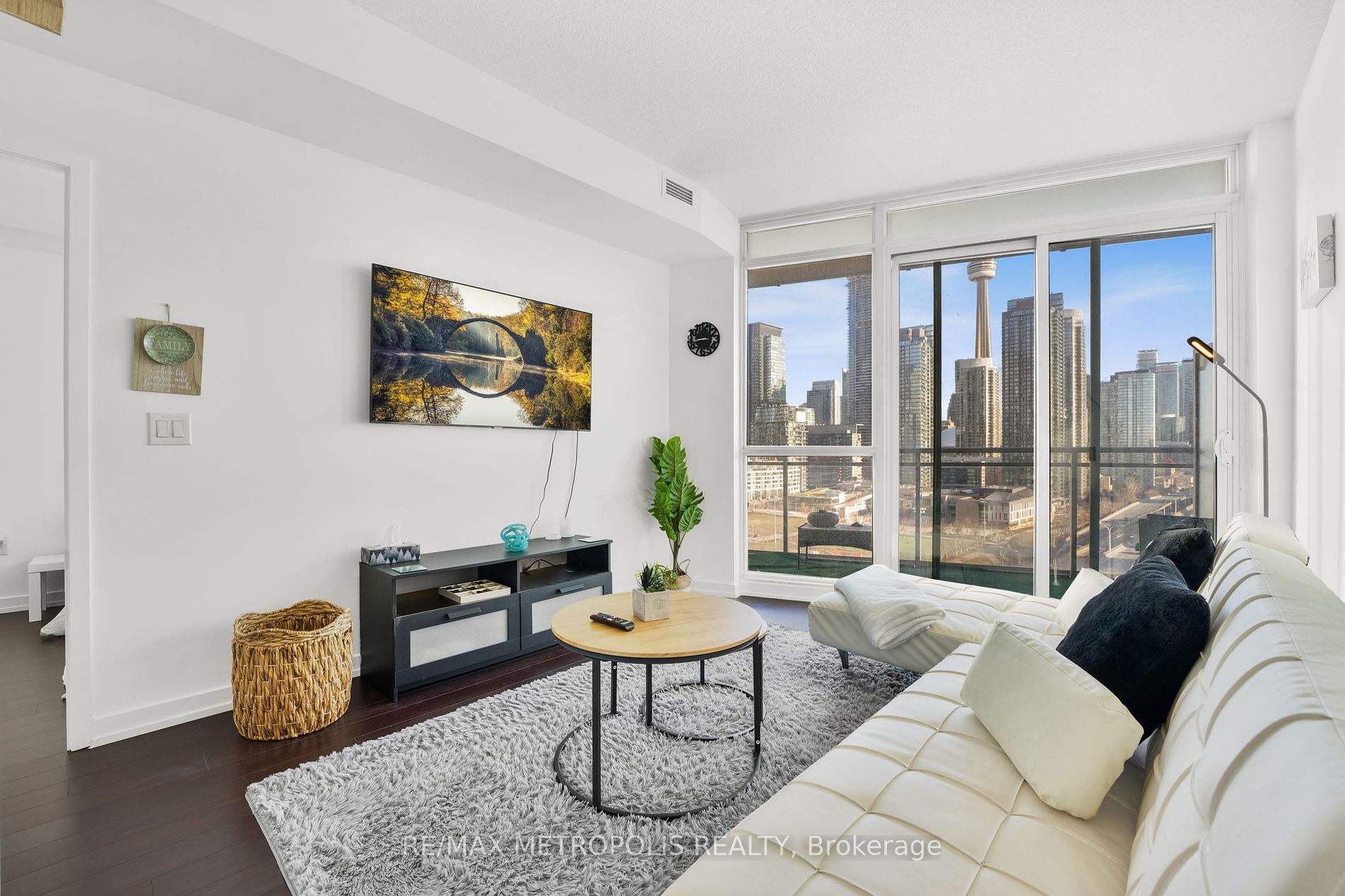 38 Dan Leckie Way, #1909