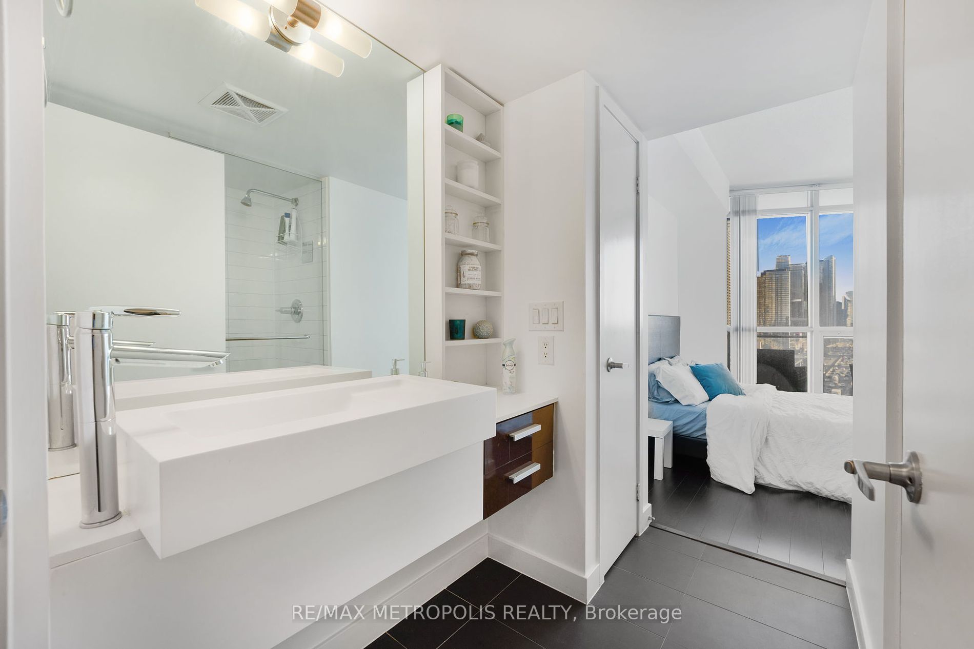 38 Dan Leckie Way, #1909