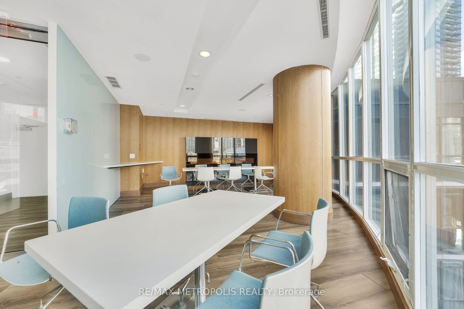 38 Dan Leckie Way, #1909