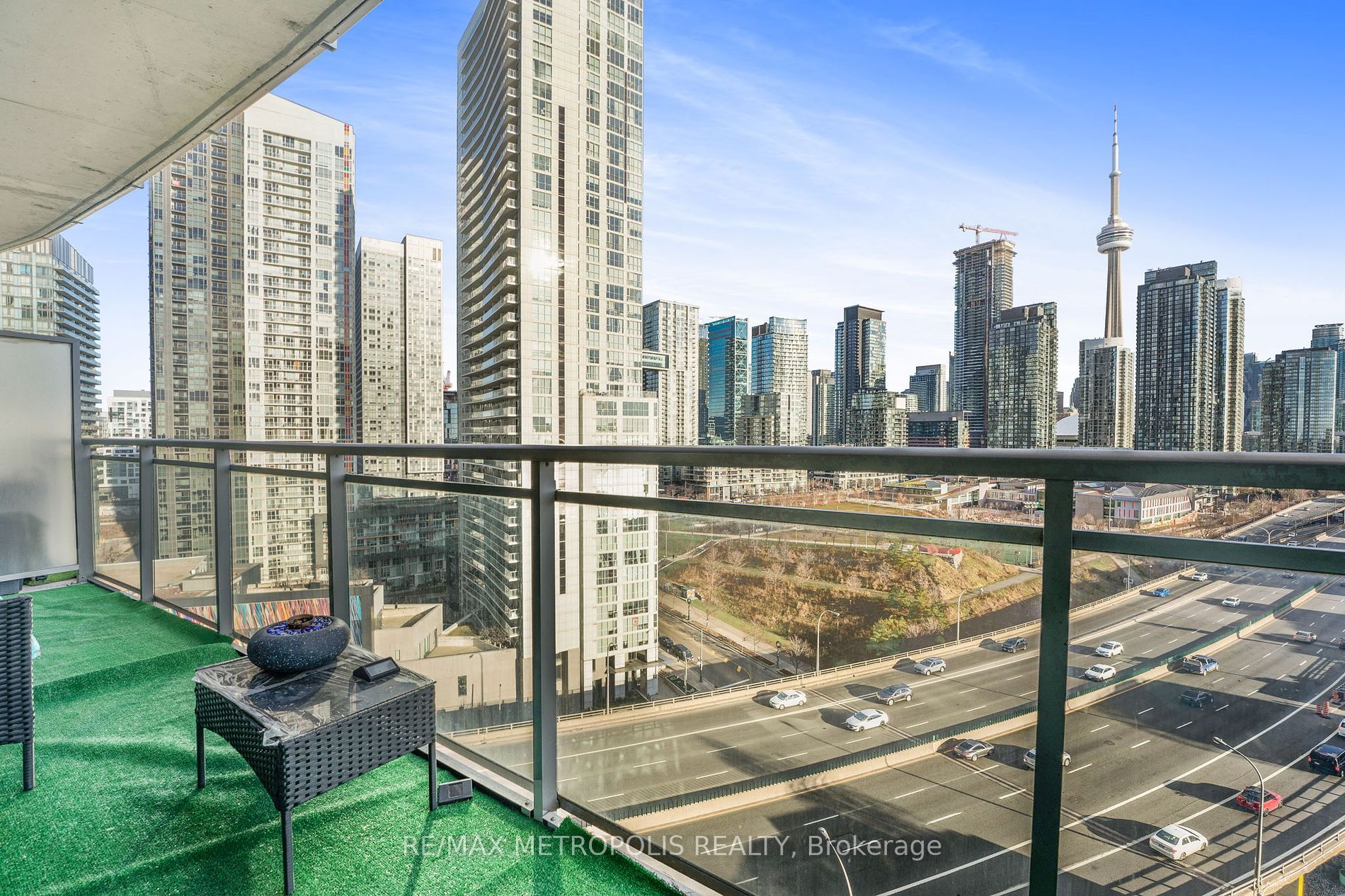 38 Dan Leckie Way, #1909