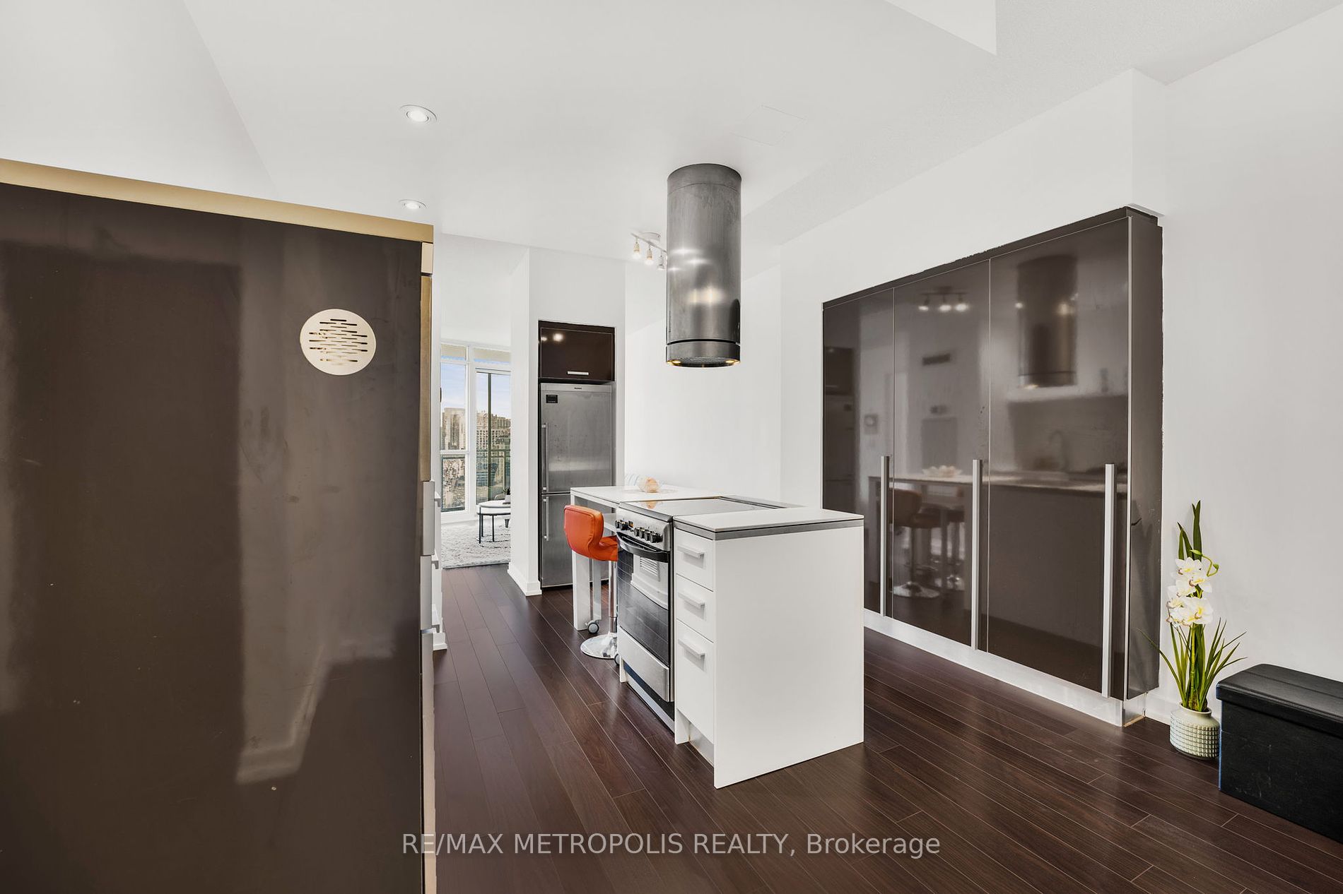 38 Dan Leckie Way, #1909