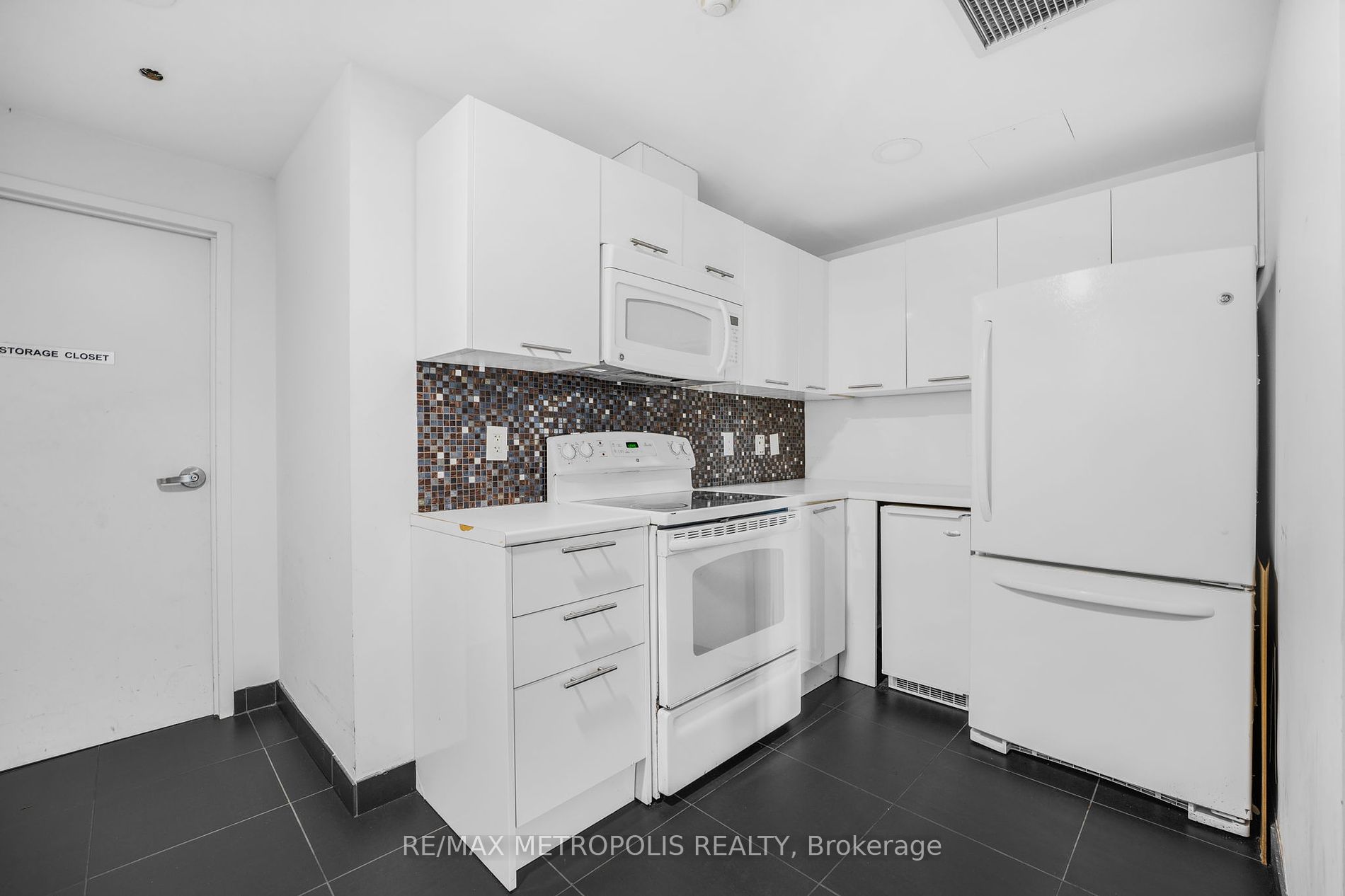 38 Dan Leckie Way, #1909