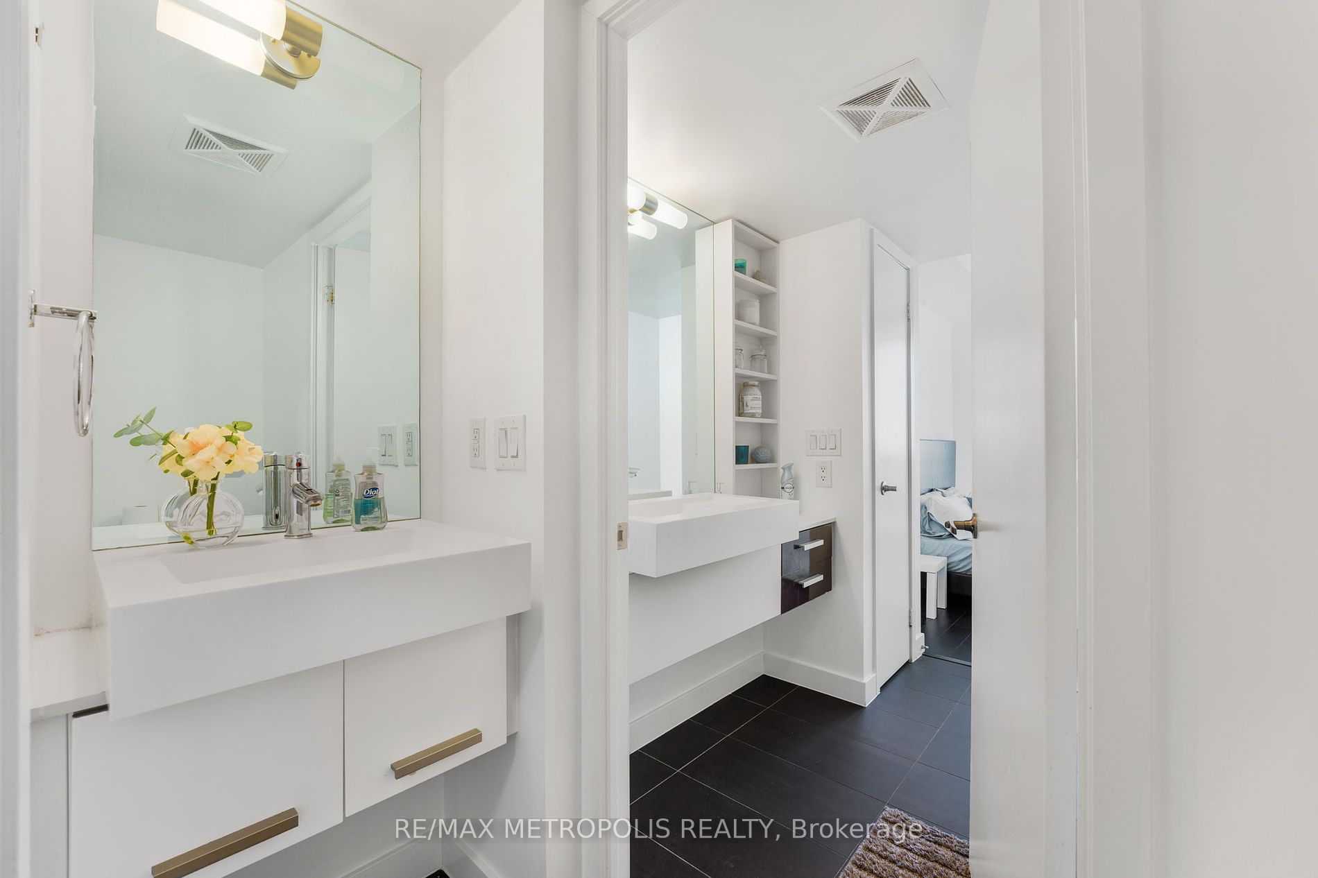 38 Dan Leckie Way, #1909