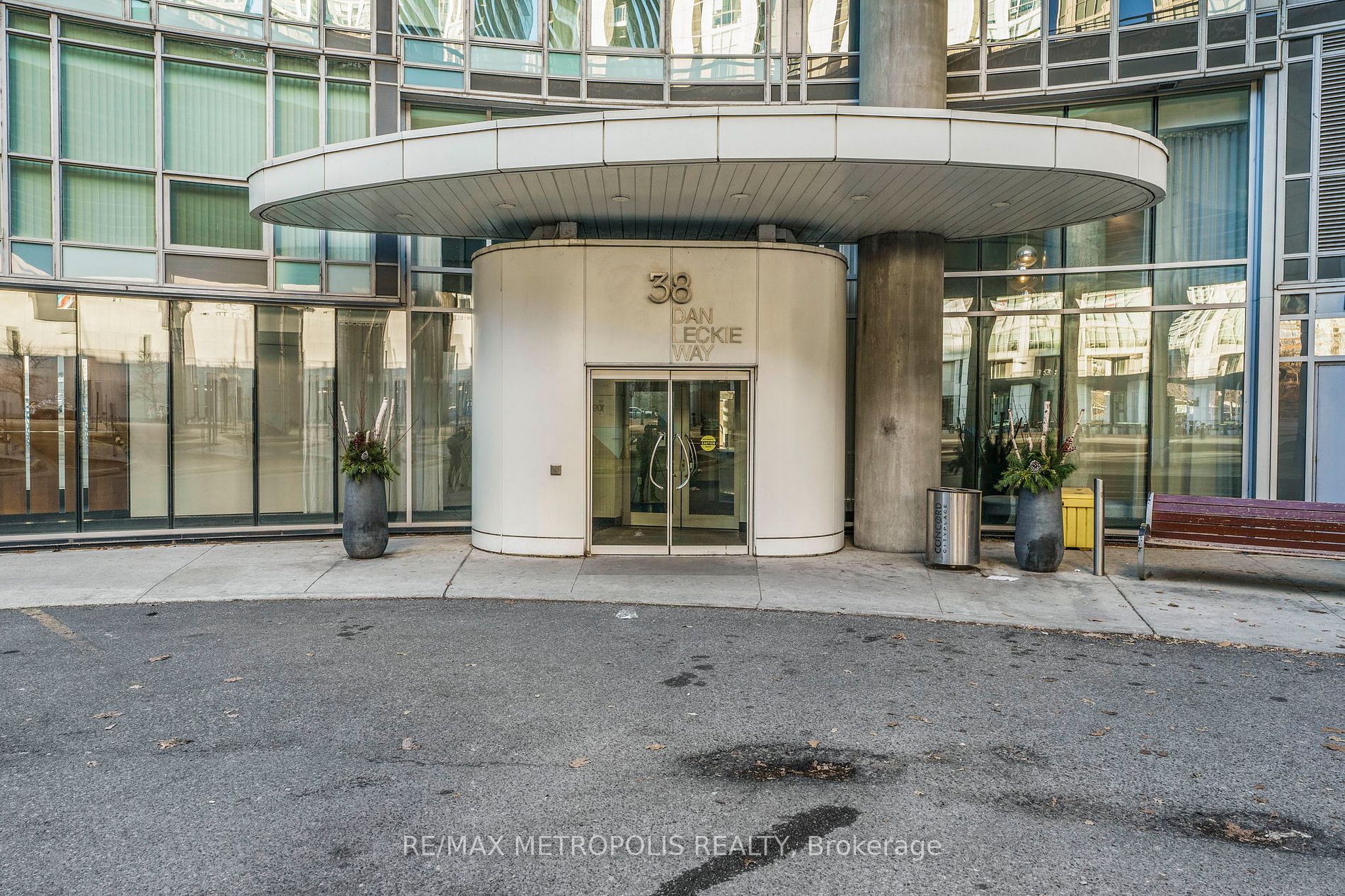 38 Dan Leckie Way, #1909