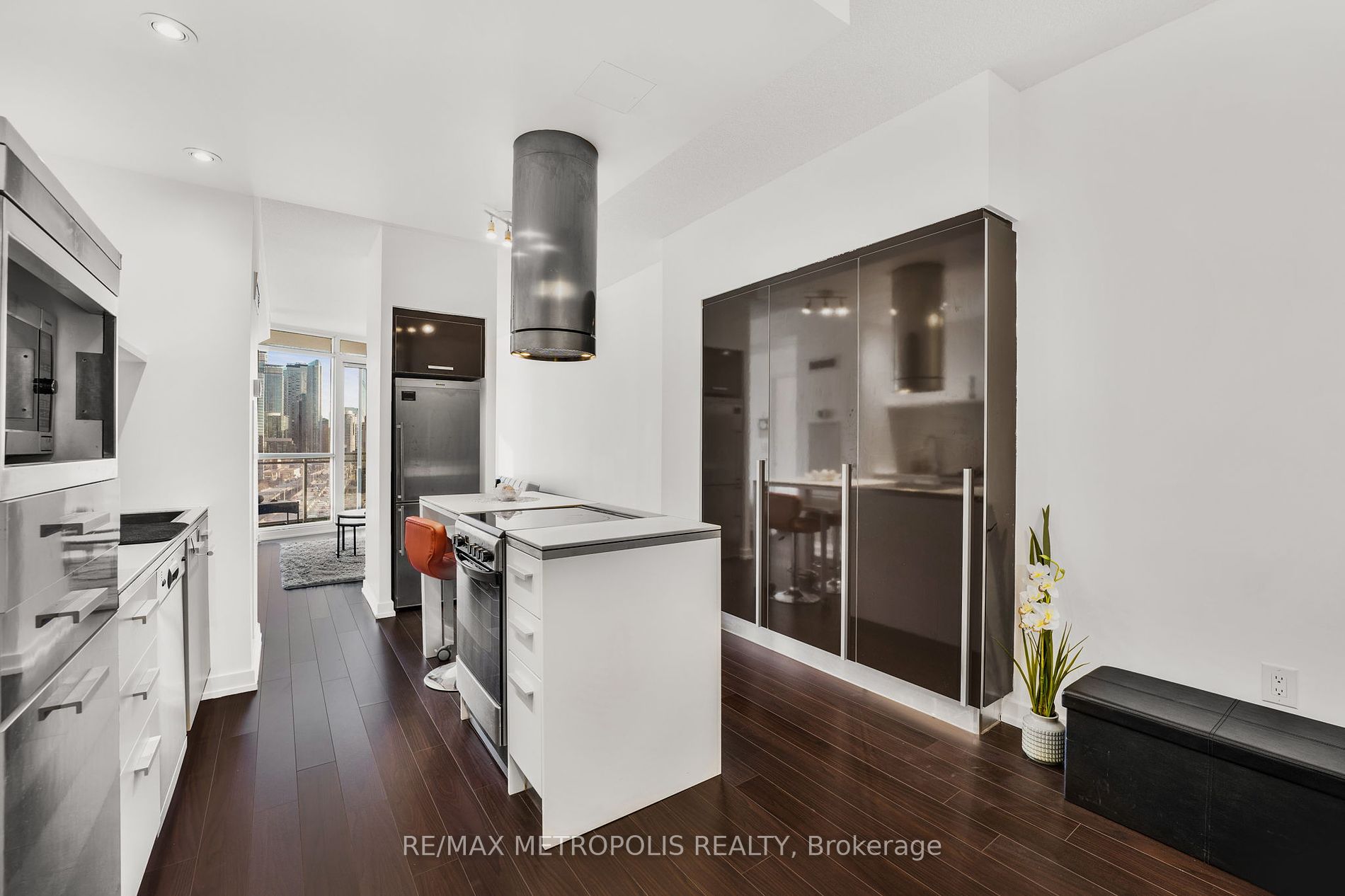 38 Dan Leckie Way, #1909