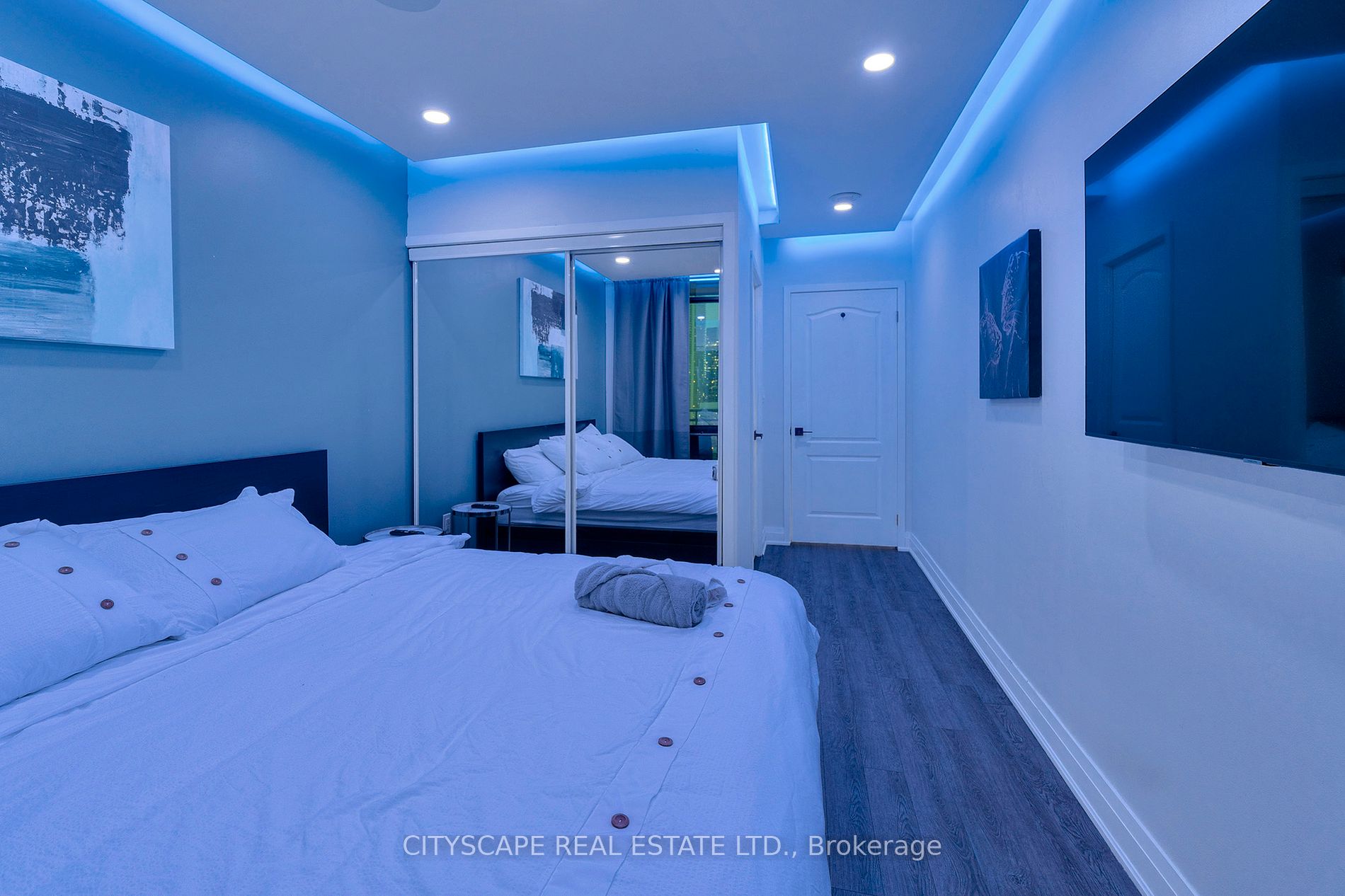 3 Navy Wharf Court N, #2308
