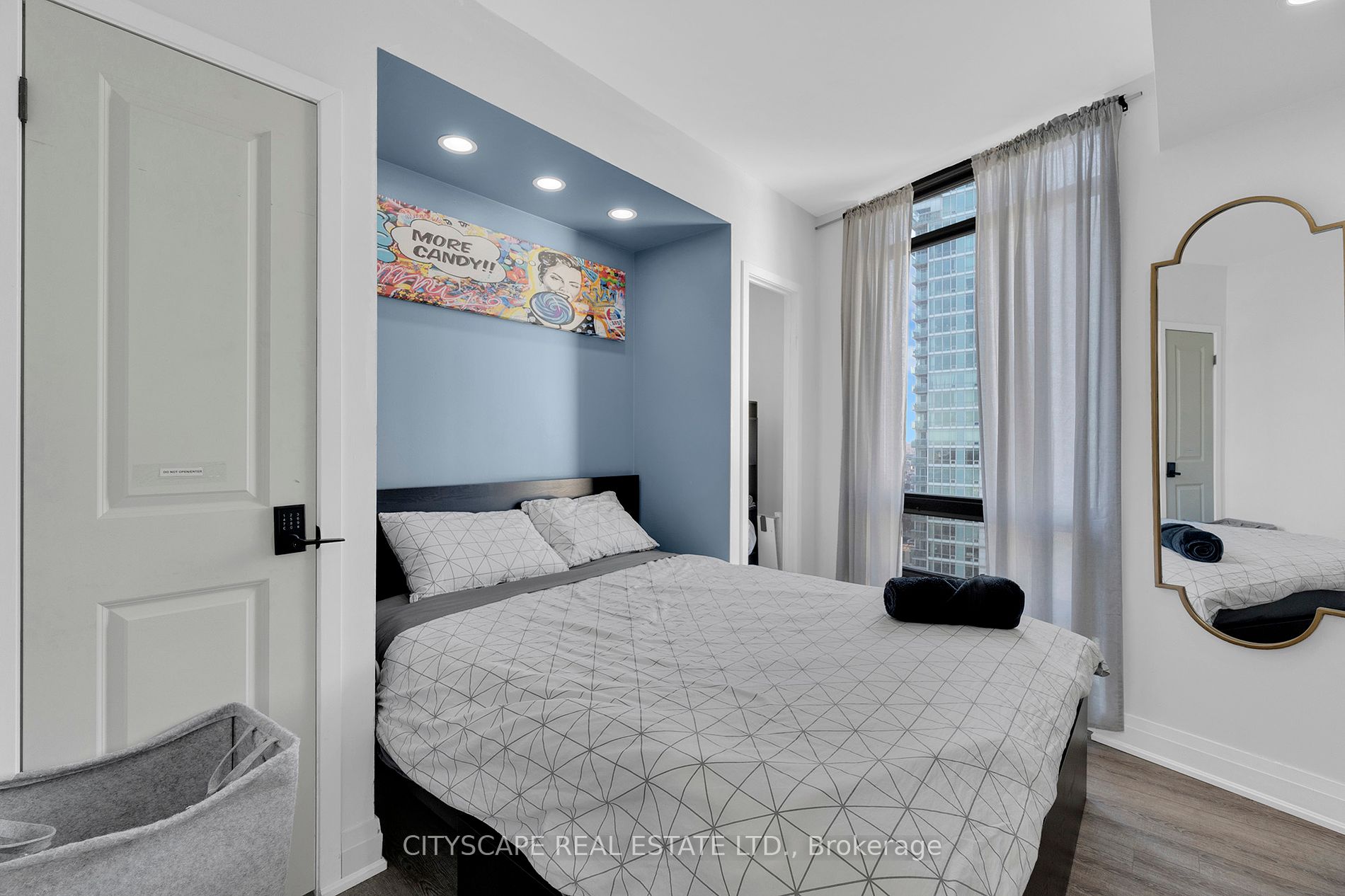 3 Navy Wharf Court N, #2308