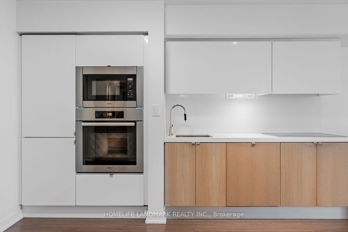 151 Dan Leckie Way, #506